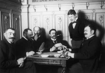 K�rty�z�k a Continental Sz�ll� k�v�h�z�ban, Saly No�mi tulajdona